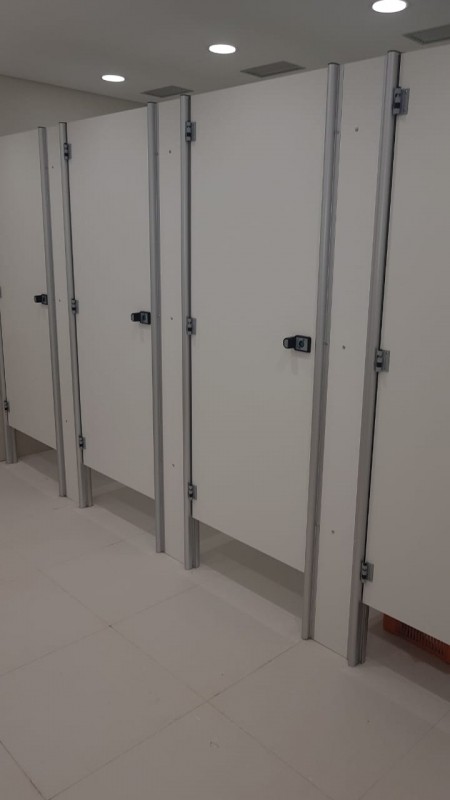 Divisória Sanitária para área Molhada Rorainópolis - Divisória de Banheiro de Universidade