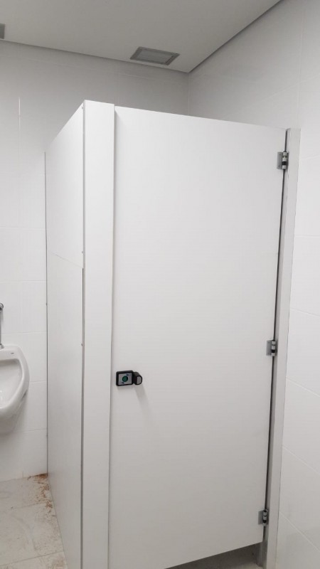 Divisórias com Porta para para Chuveiro Piauí - Divisória com Porta em Formica