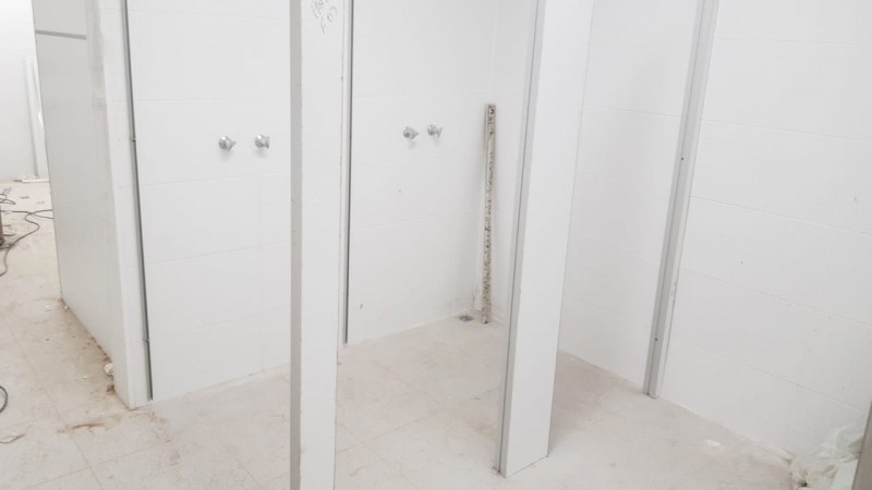 Divisórias para Banheiros Coletivos Bonito - Divisória de Banheiro Escolar