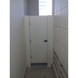 divisória com porta em formica Cristalina